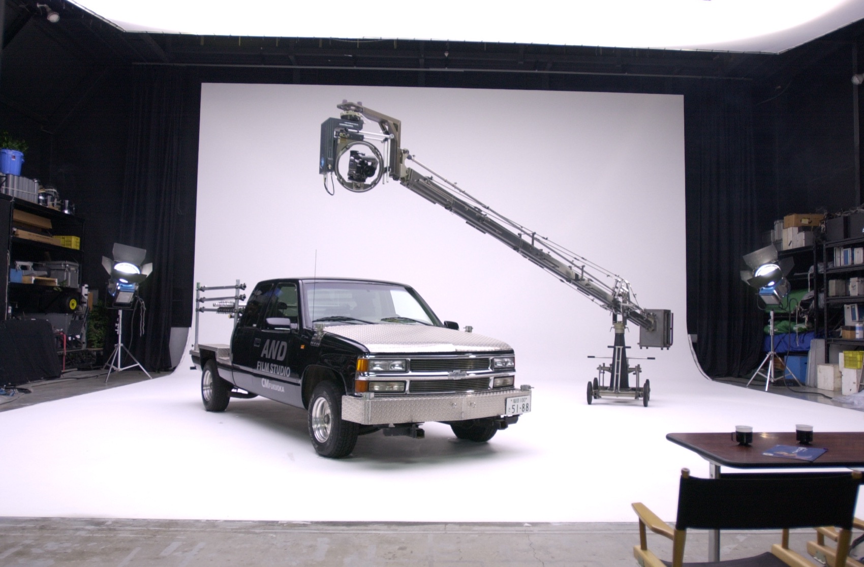 AND FILM STUDIO 福岡スタジオ（車両を入れての撮影）